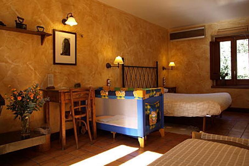Mas Fuselles Villa Cornella de Terri Phòng bức ảnh